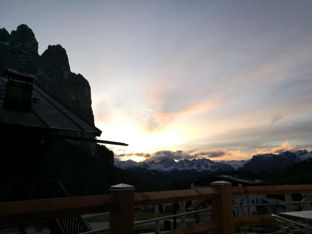 Отель Rifugio Stella Alpina Spiz Piaz Per Escursionisti Поцца-ди-Фасса Экстерьер фото